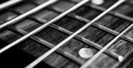 Натяжение гитарных струн: как не сломать пальцы и гриф