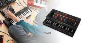 Компактный аналоговый синтезатор BEHRINGER JT MINI