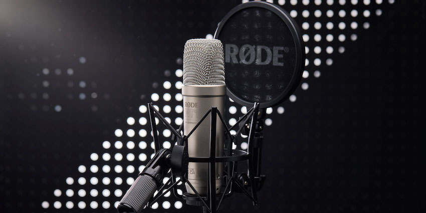 Rode-NT1-5th-Gen-XLR-and-USB-C-Studio-Microphone-Silver.jpg
