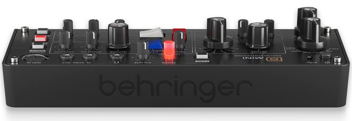 аналоговый синтезатор Behringer D Mini