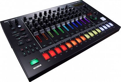 Драм-машина ROLAND TR-8S