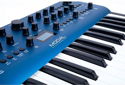 Синтезатор Modal Cobalt8