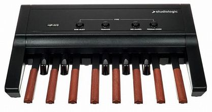 MIDI контроллер STUDIOLOGIC PEDALBOARD MP113