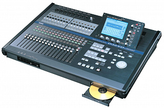 ЦИФРОВАЯ СТУДИЯ ЗАПИСИ KORG D32XD