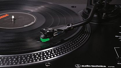Проигрыватель винила AUDIO-TECHNICA AT-LP120XUSB-BK