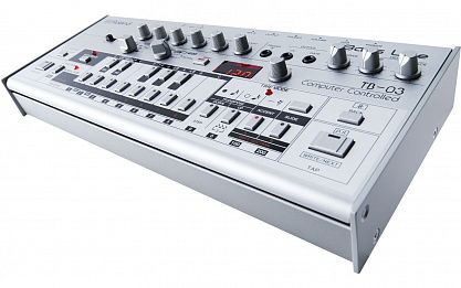 Басовый синтезатор ROLAND TB-03